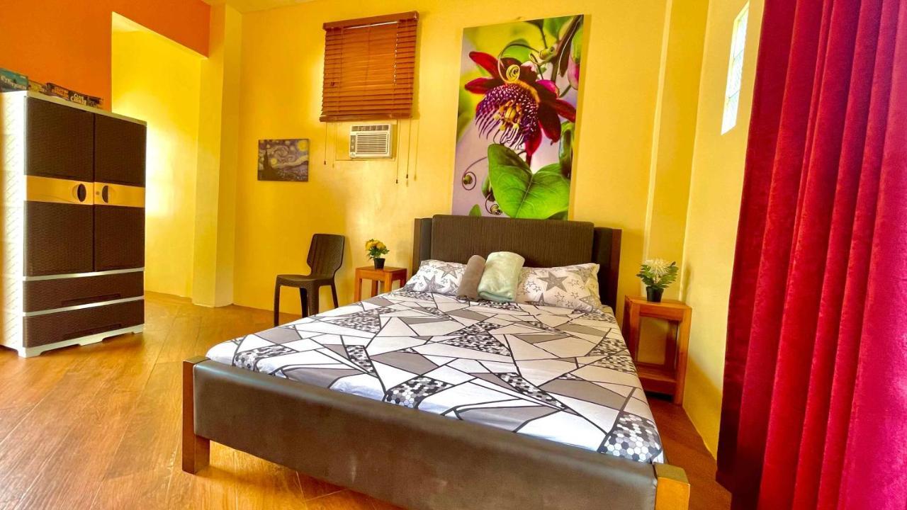 Blue Moon Guesthouse Puerto Princesa Exterior photo